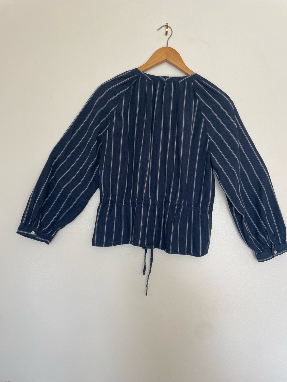 J.Crew Women’s Navy Striped Button-Front Peplum Top size 10 - Picture 2 of 3
